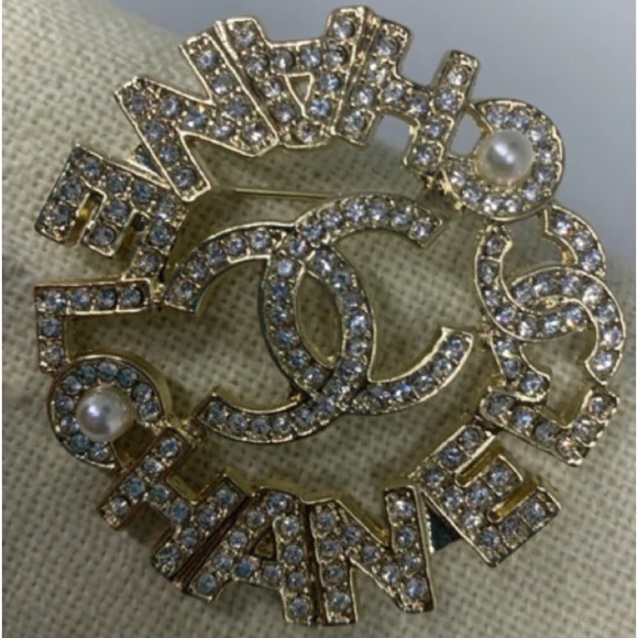 handmade Jewelry - 🎁💋Luxury inspired gold and crystals and pearl broach